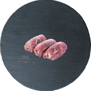 Frisches Fleisch auf einer Schieferplatte